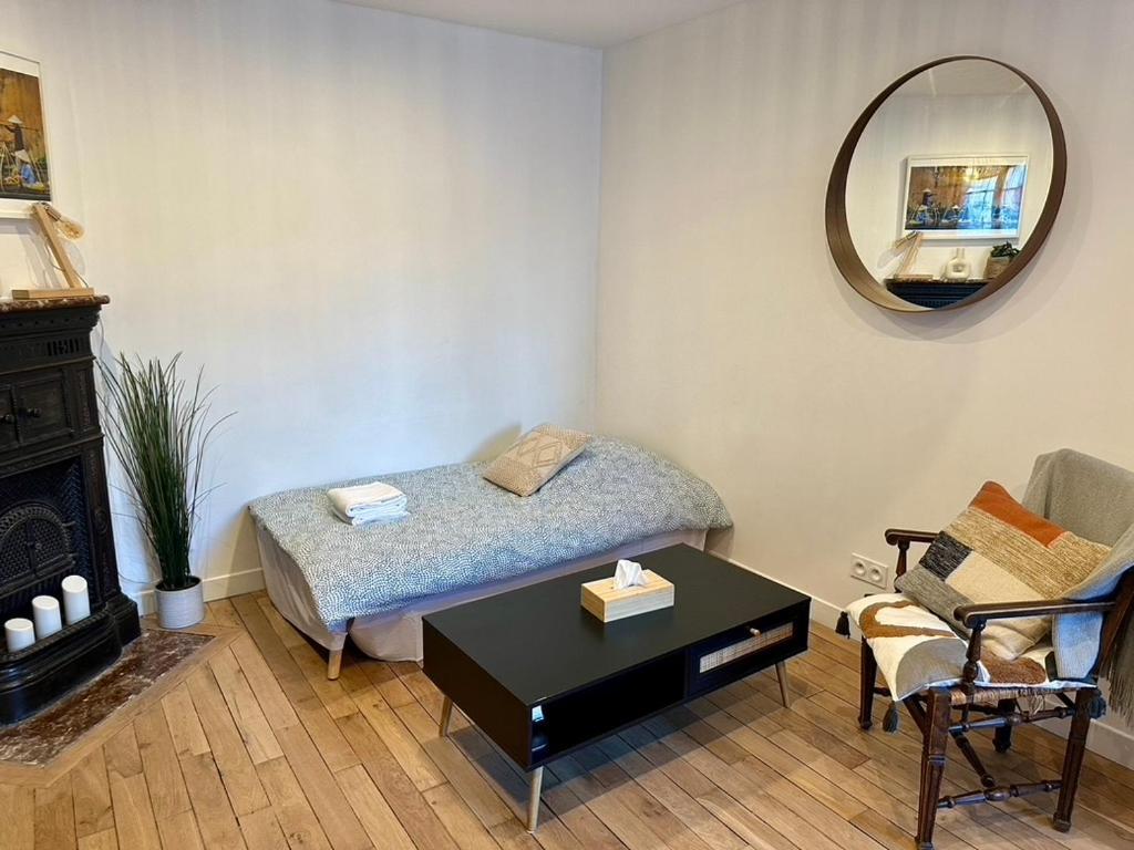 פריז Rare Appartement D'Architecte En Haut De Montmartre מראה חיצוני תמונה